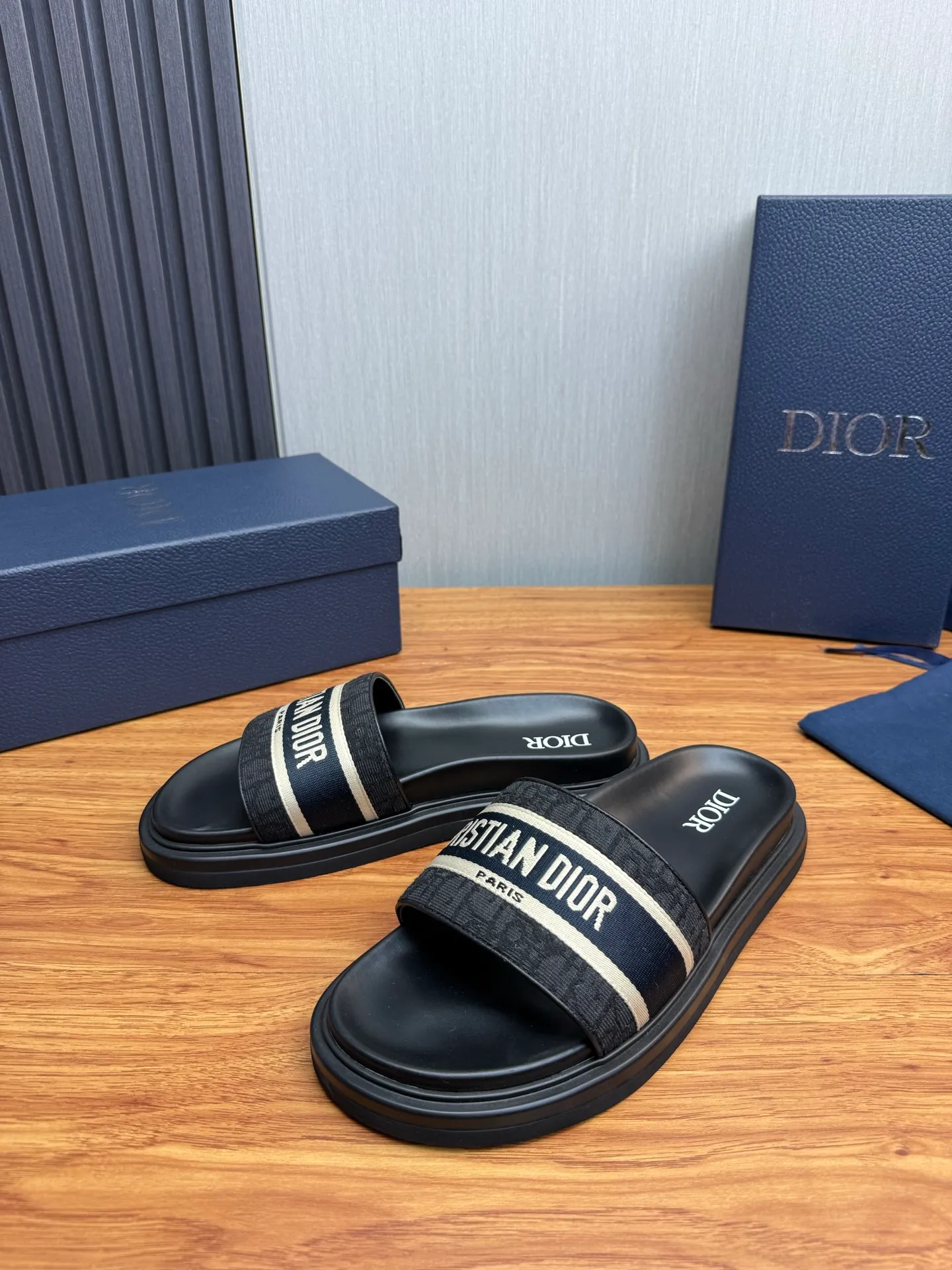 Men's shoes 260💰 Dior. Men's slippers🩴Official website 1:1 production 38-45 size 45 46 🉑️Customized original material shipped✅